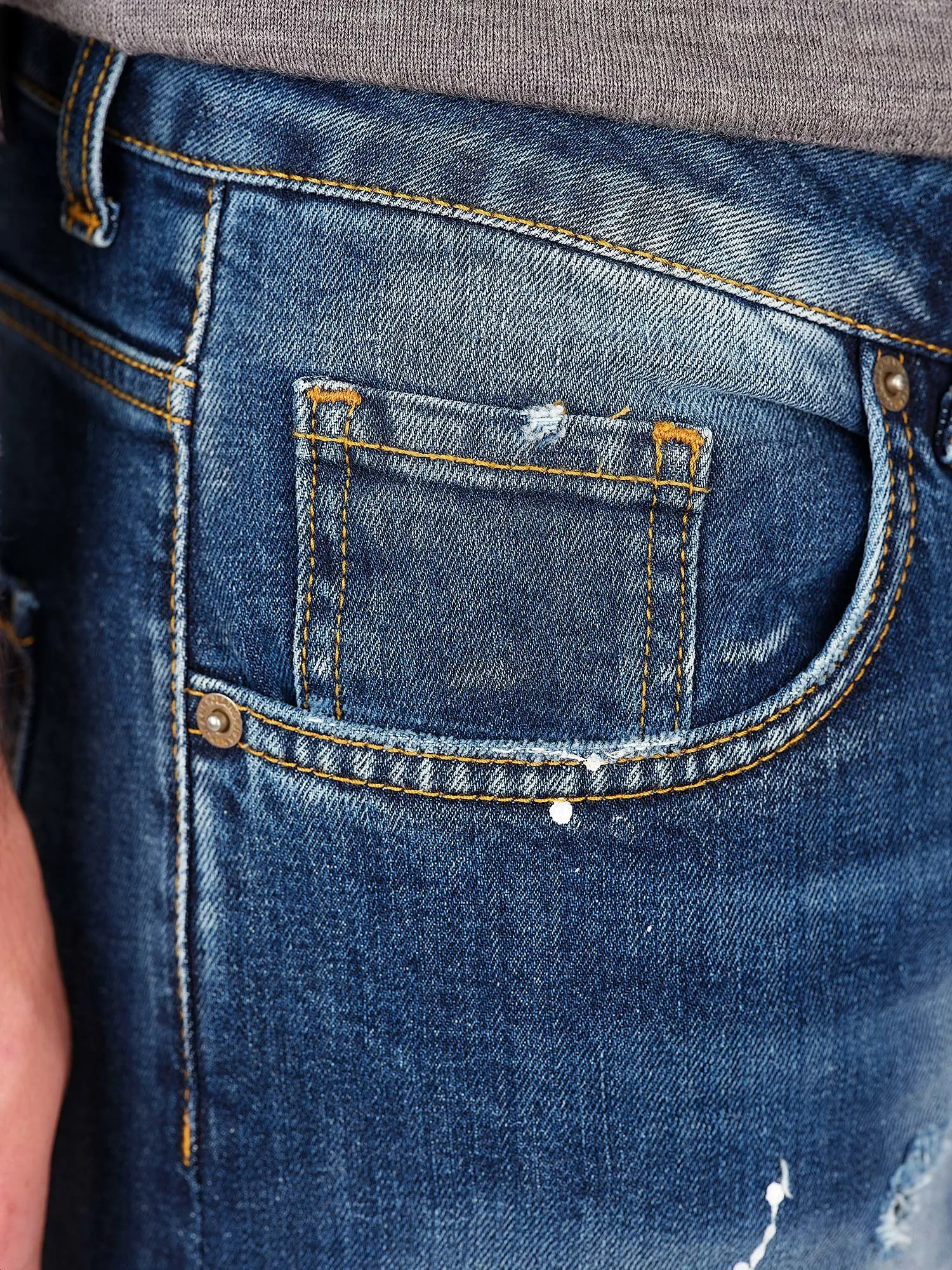 Blue Jeans with Five Pockets and Zipper