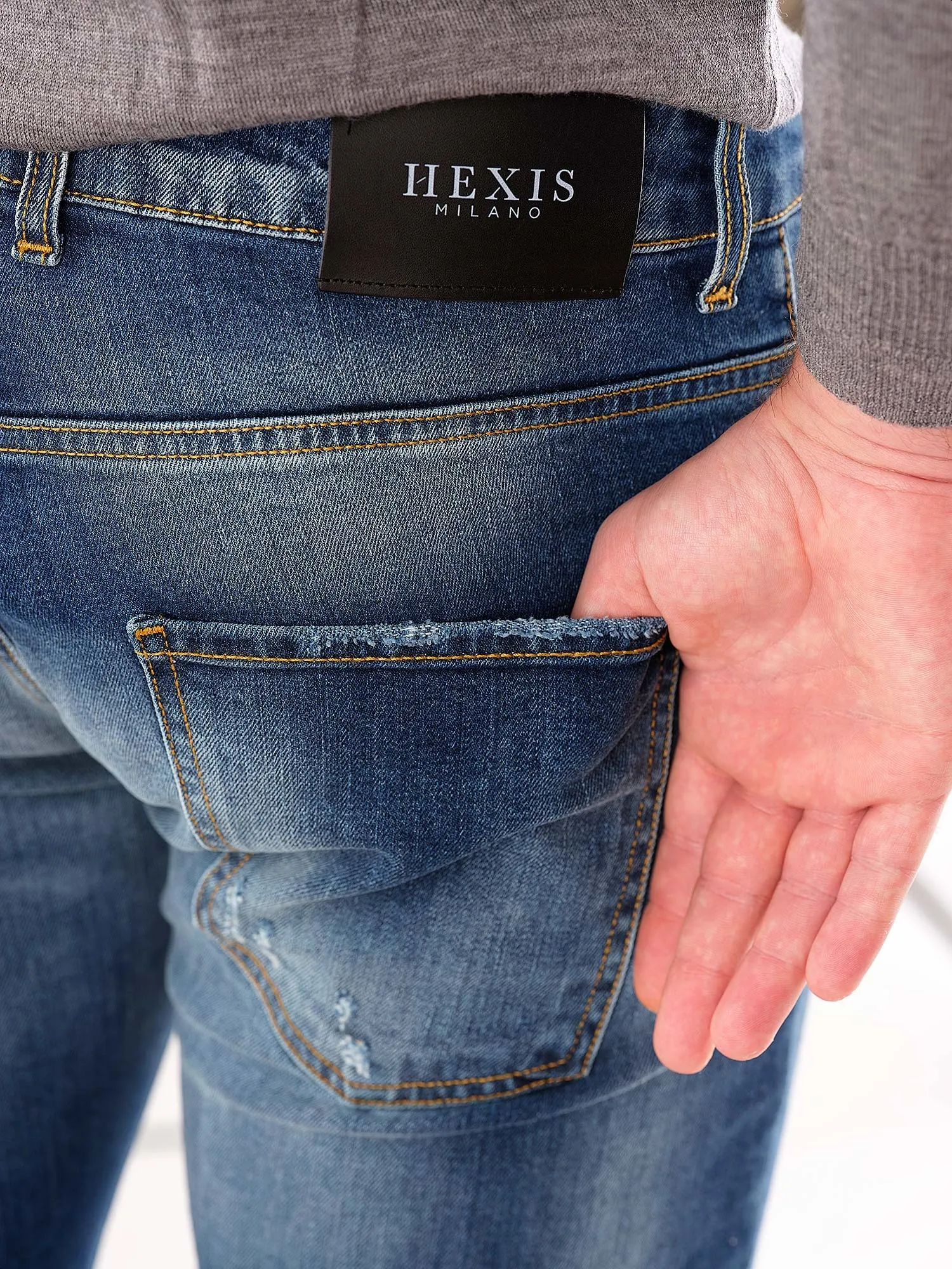 Blue Jeans with Five Pockets and Zipper