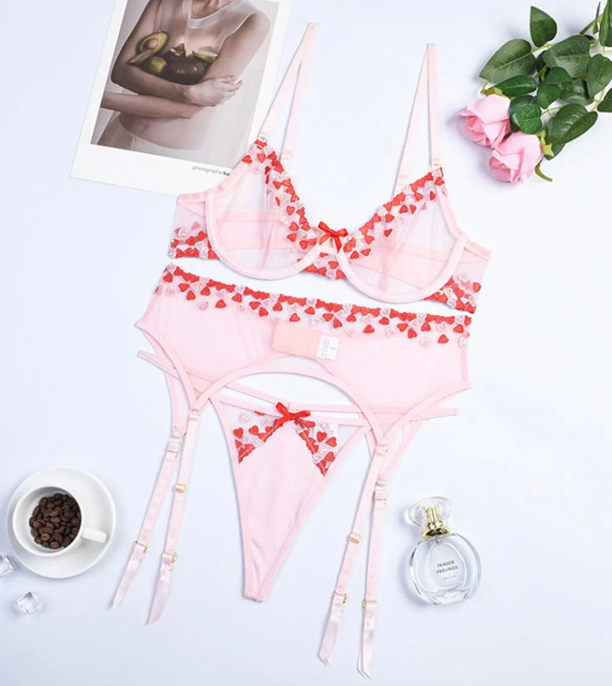 Ellolace Lingerie femminile Amante Intimo 3 pezzi Matrimonio Delicato intimo Reggiseno con ricamo in pizzo di lusso e reggiseno