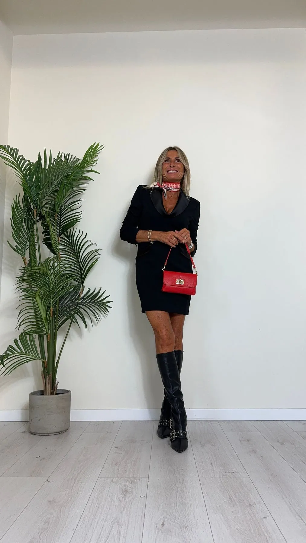 IMPERIAL - AFAWIAW - ABITO TUBINO IN CREPE ELASTICIZZATO CON SCOLLO SCESO E TASCHE IN RASO
