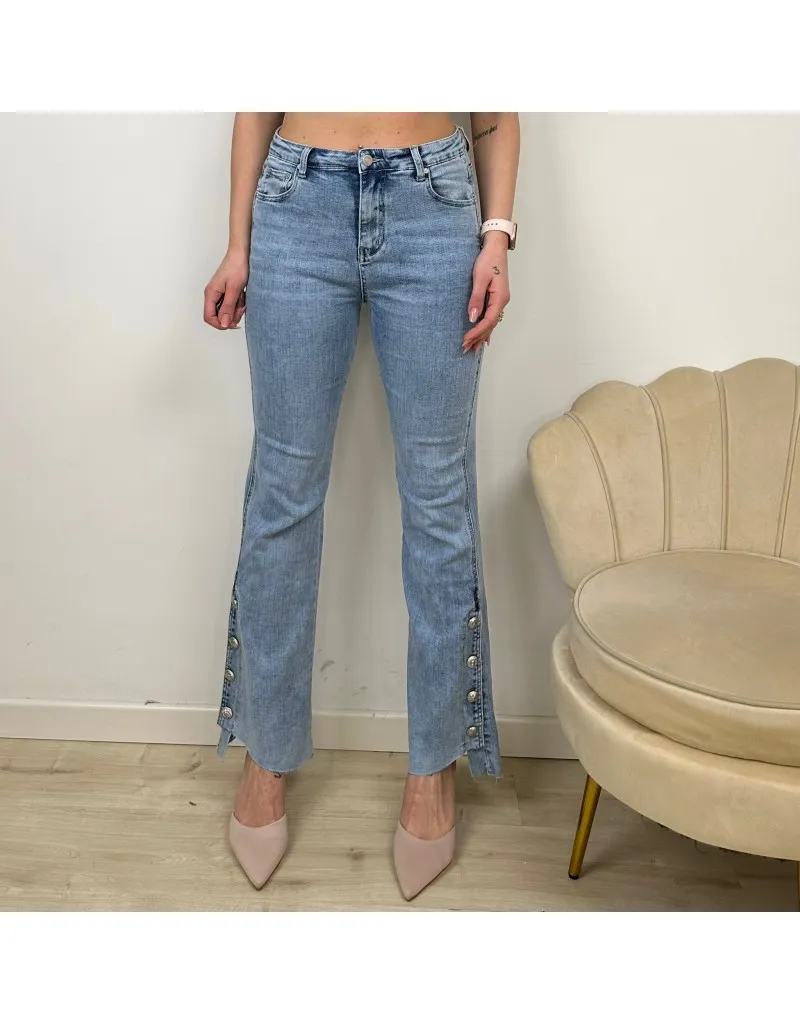 JEANS CON BOTTONI