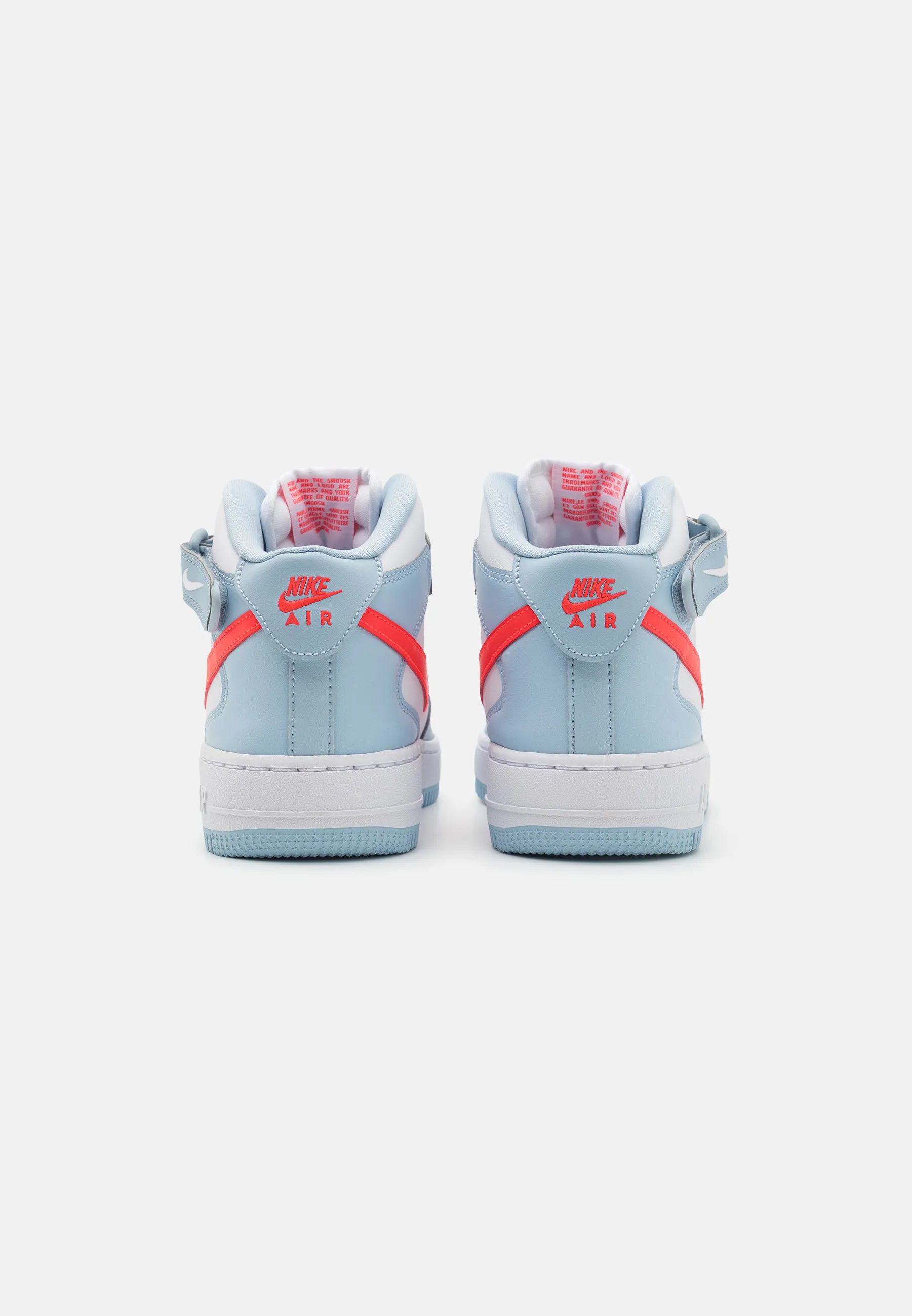 - Sneakers alte